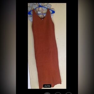 Sleeveless sweater maxi dress with a slit Rust color XL 
Amazing stretch